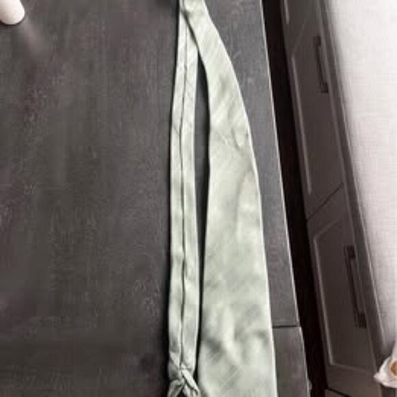 FREE with Men’s Purchase - Picture 5 of 7